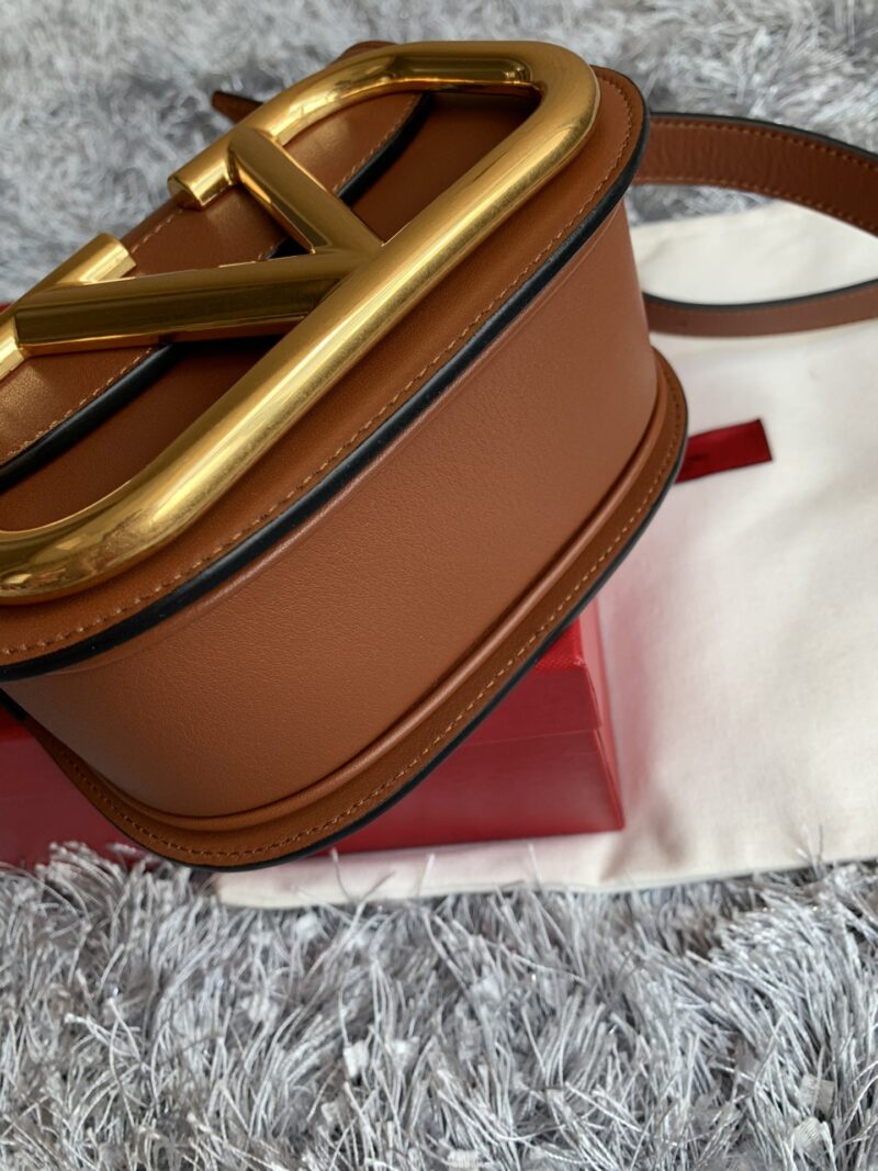 Valentino Garavani Supervee Handbags-18*8*15CM - Image 9