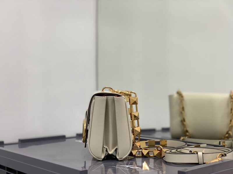 Valentino Handbags-20*15*7CM - Image 3