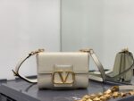 Valentino Handbags-20*15*7CM - Image 9