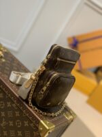 Louis Vuitton Utility Phone Pocket - 16*19*6CM - Image 2
