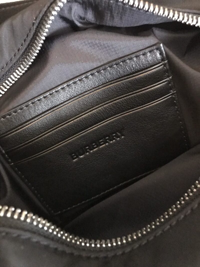 Burberry Crossbody Handbag-22*16*7CM - Image 4