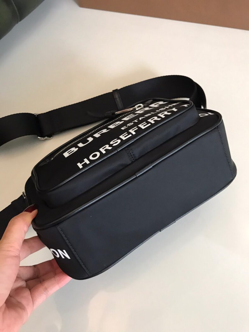Burberry Crossbody Handbag-22*16*7CM - Image 5