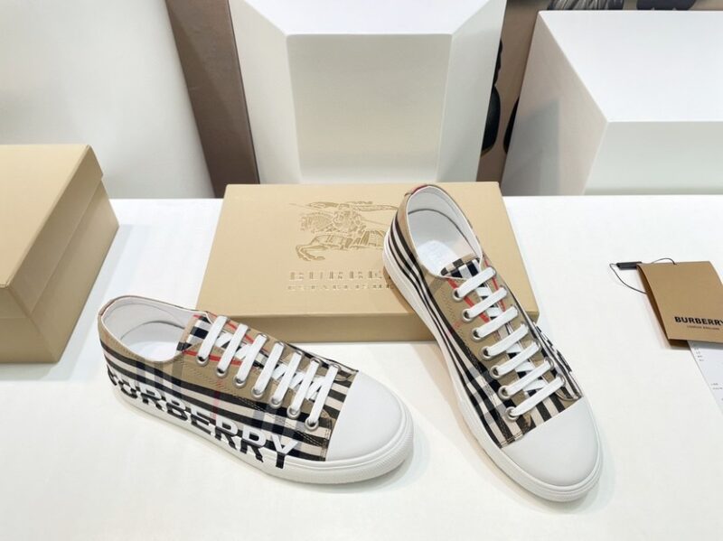 Burberry Sneakers - Image 3