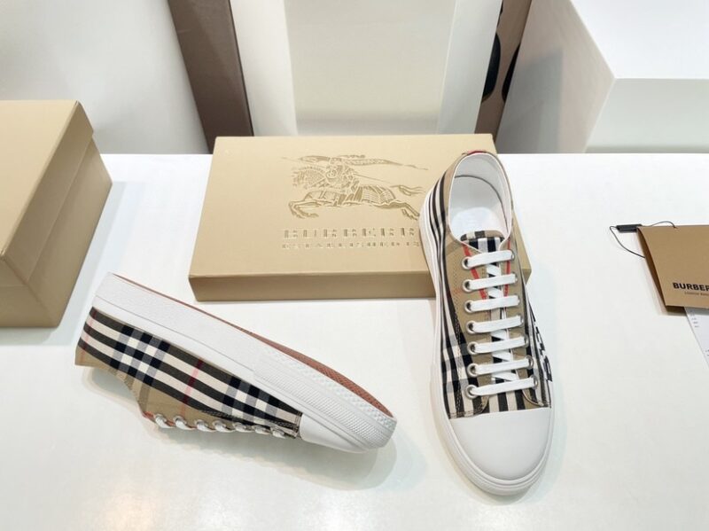 Burberry Sneakers - Image 7