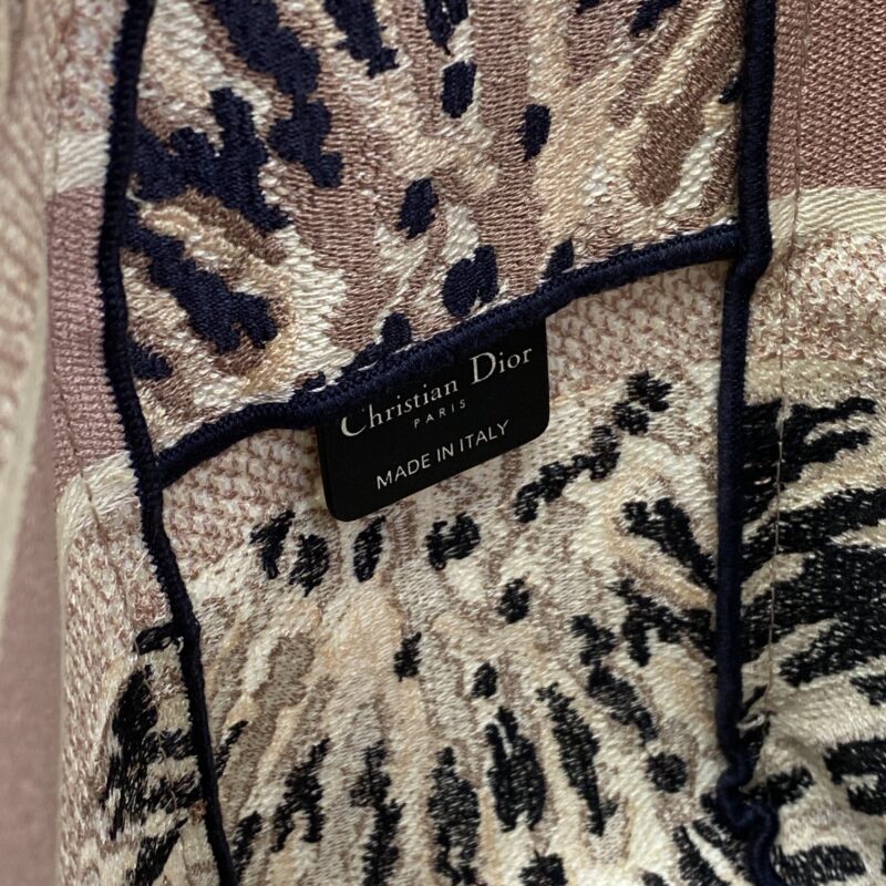 Diro Oblique Messenger Bag-27x28x11CM - Image 3