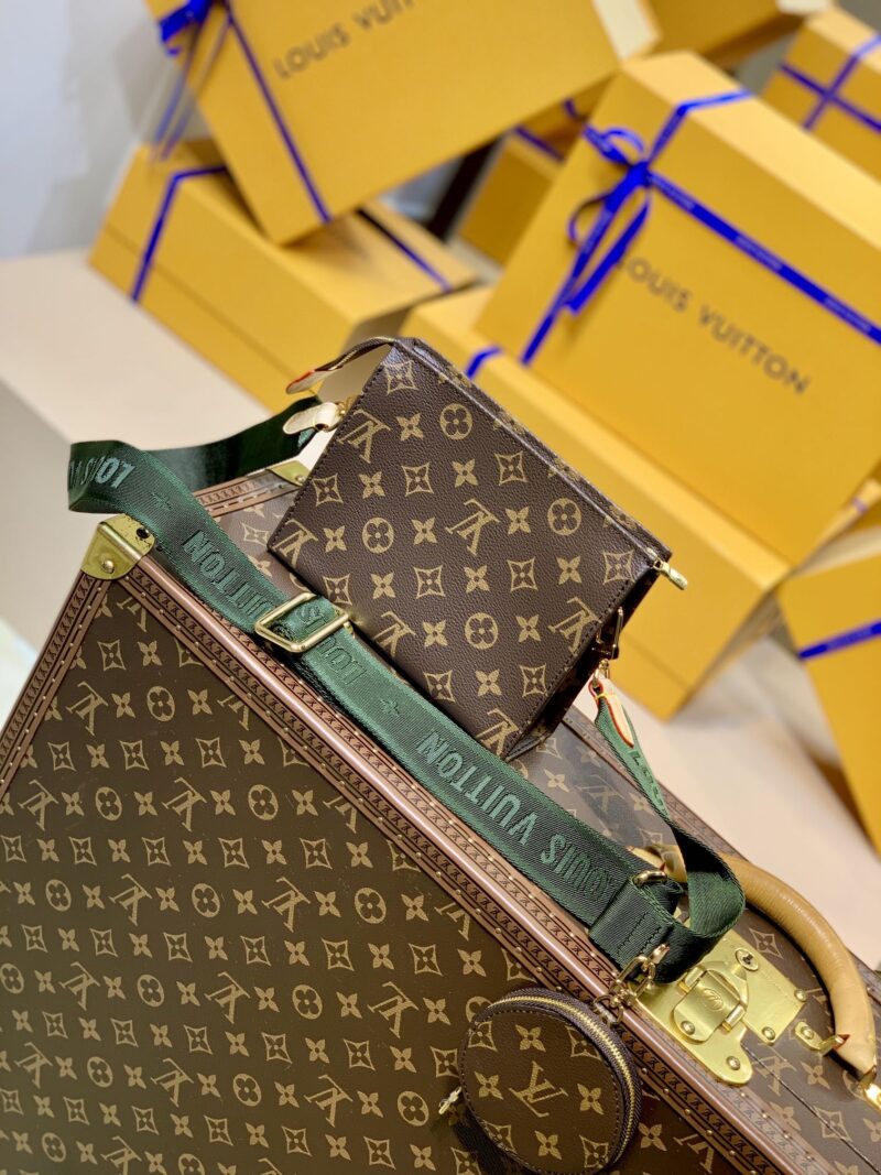 Louis Vuitton M47546 Toiletry Handbags- 26-19.0x15.0x6CM - Image 4