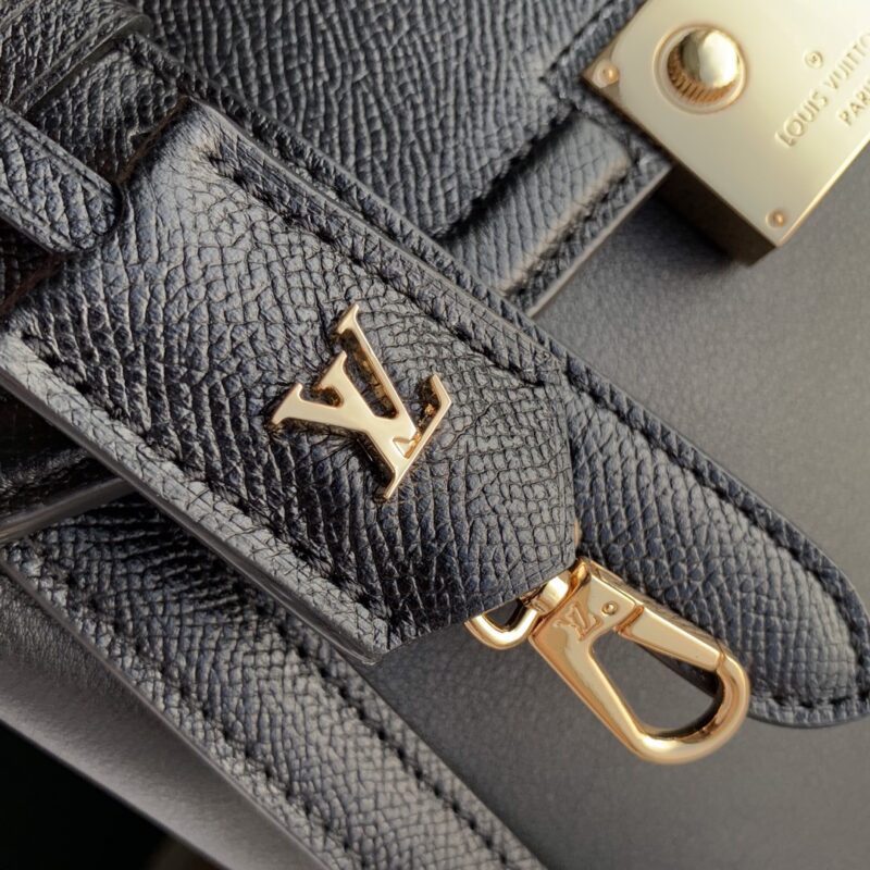 Louis Vuitton Arch Handbags-22*20*13CM - Image 8