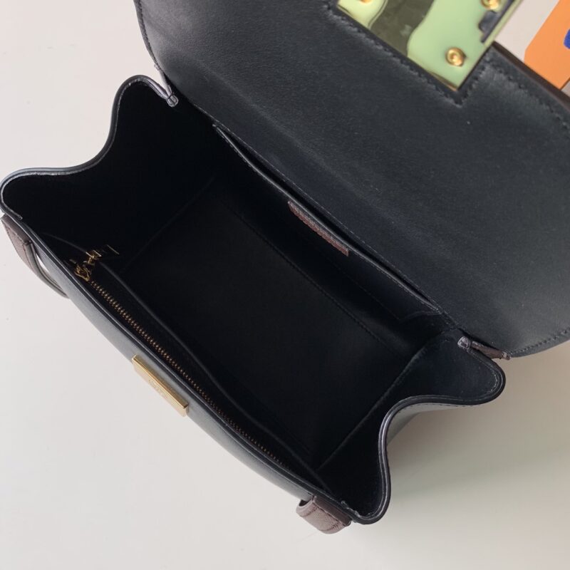 Louis Vuitton Arch Handbags-22*20*13CM - Image 9