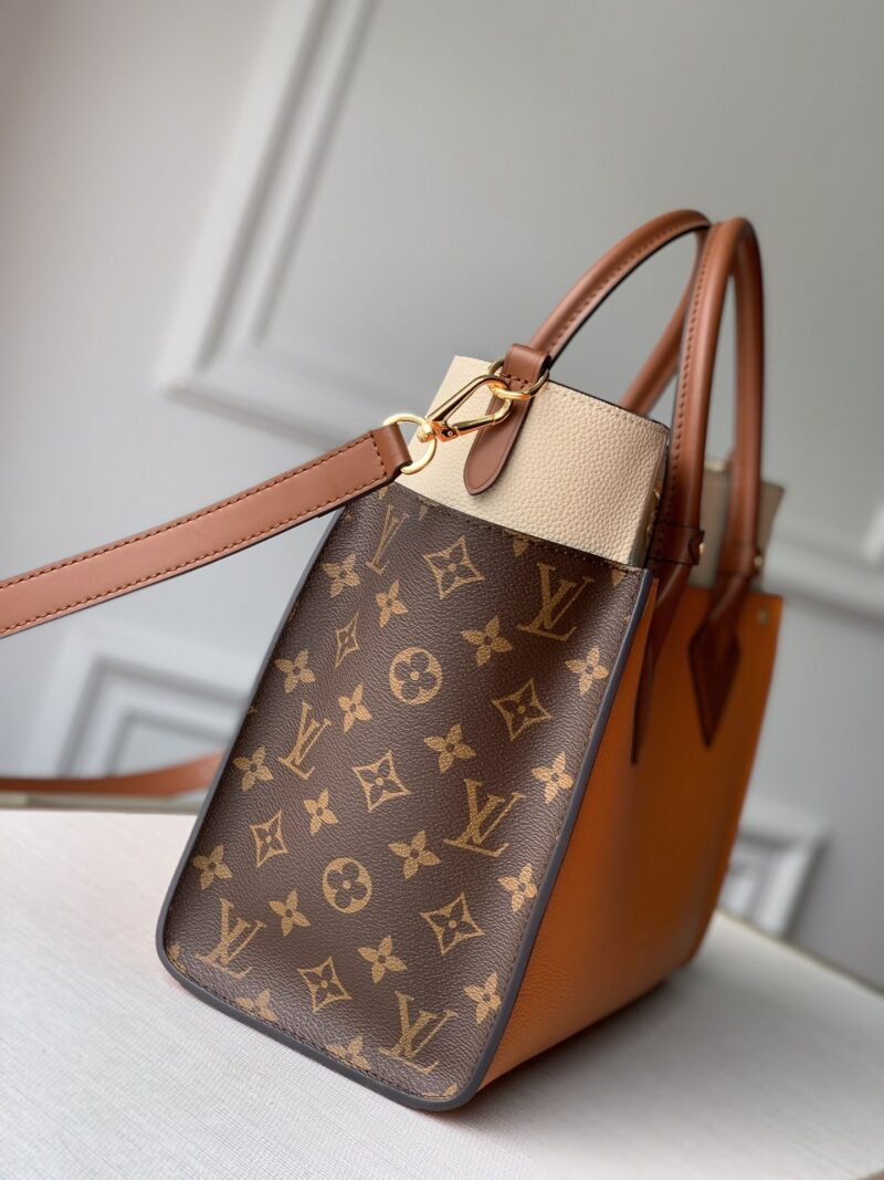 Louis Vuitton On My Side Tote Bag-M57728-31*25*14CM - Image 4