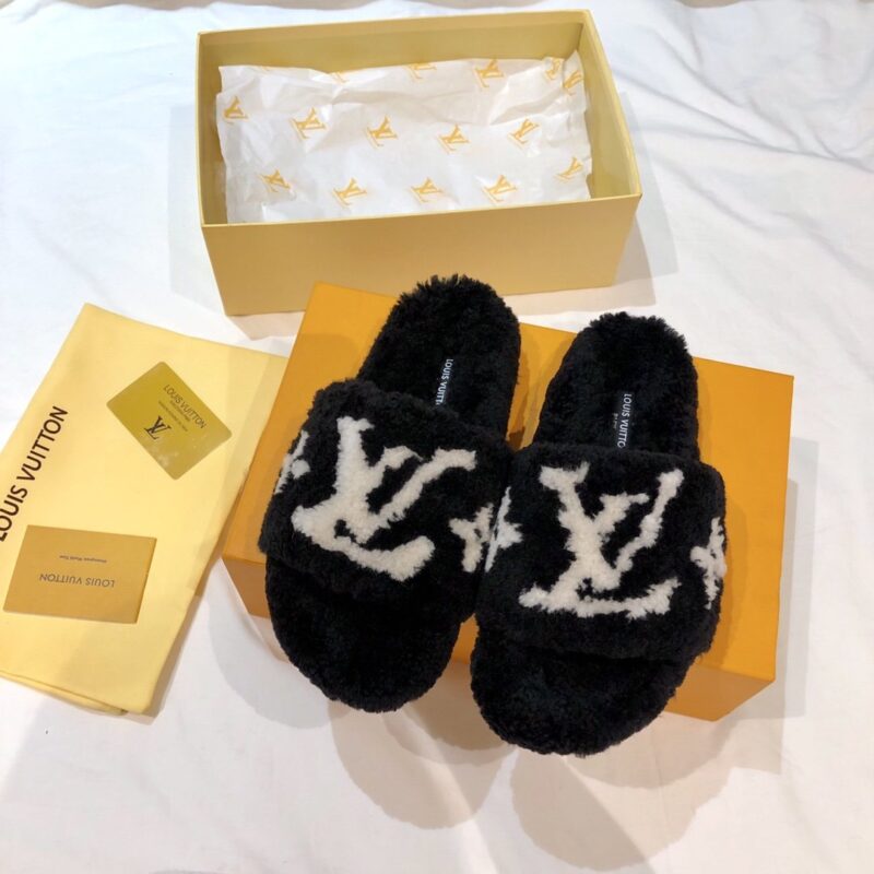 Louis Vuitton Wool Slippers - Image 4