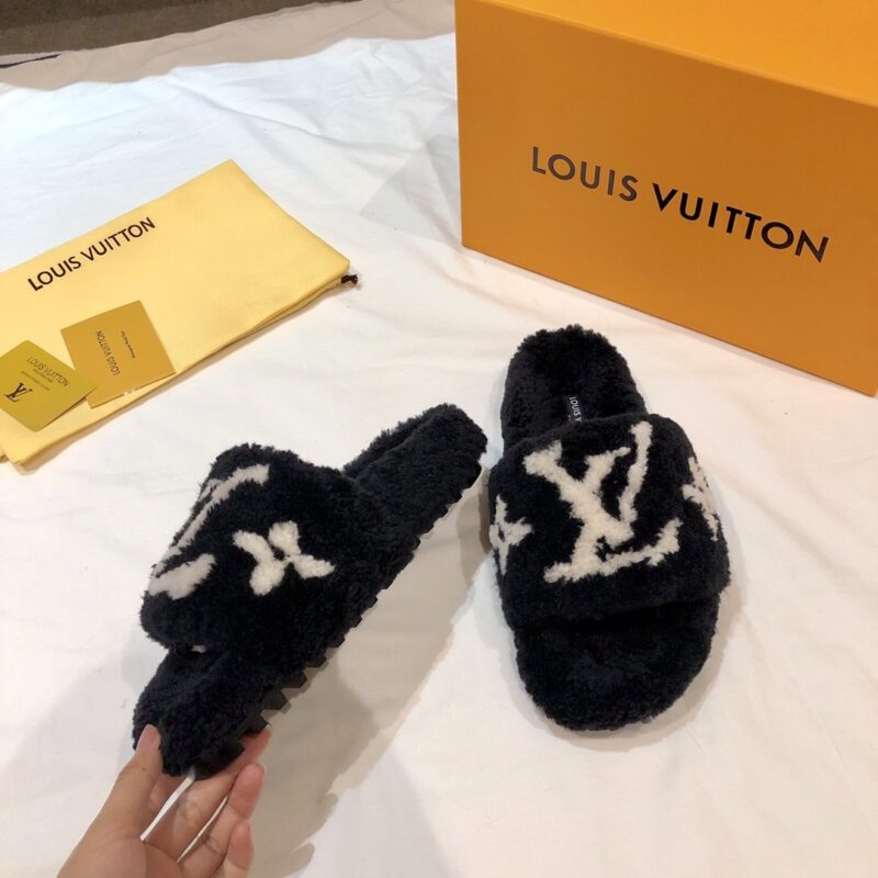 Louis Vuitton Wool Slippers - Image 9