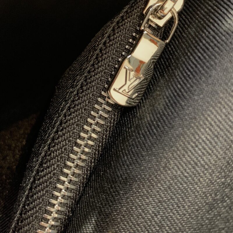 LV New Flap-M30807-28.3 x 18.3 x 4.3CM - Image 7