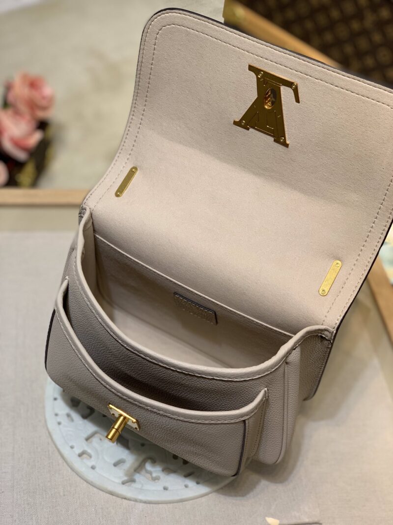 Louis Vuitton Lockme Handbags PM-M57073-23*17*11CM - Image 3