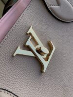 Louis Vuitton Lockme Handbags M57345-42*28*15CM - Image 3