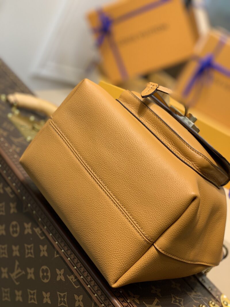 Louis Vuitton Lockme Bucket-20*13*22CM - Image 8