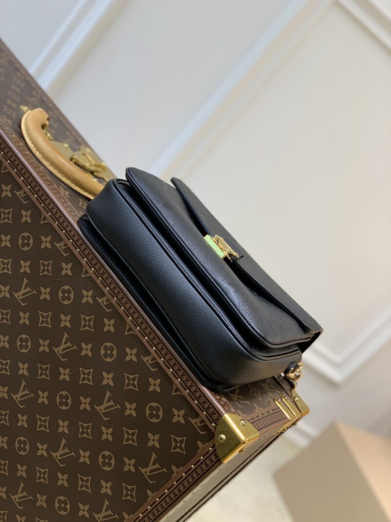 Louis Vuitton Pochette Metis Handbags-25*19*7CM - Image 3