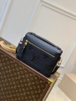 Louis Vuitton Pochette Metis Handbags-25*19*7CM - Image 6
