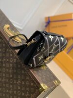 Louis Vuitton Pochette Metis Handbags-25*19*7CM - Image 4