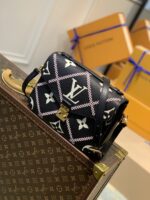 Louis Vuitton Pochette Metis Handbags-25*19*7CM