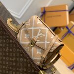 Louis Vuitton Pochette Metis Handbags-25*19*7CM
