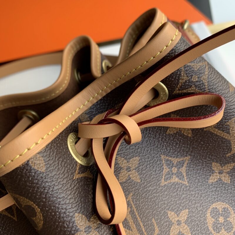 Louis Vuitton NéoNoé Bucket Bag -24 x 22 x 15CM - Image 3
