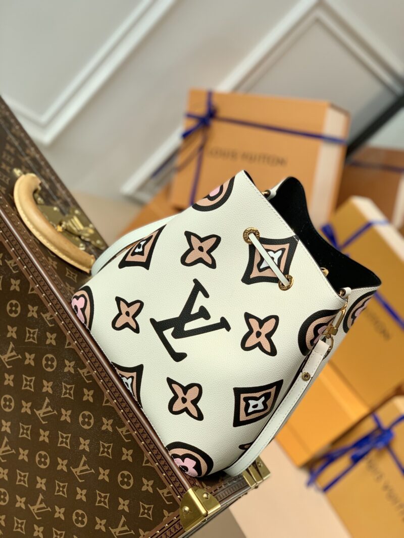Louis Vuitton Wild at Heart NéoNoé Bucket Bag -26X22X27CM - Image 3