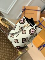 Louis Vuitton Wild at Heart NéoNoé Bucket Bag -26X22X27CM - Image 8