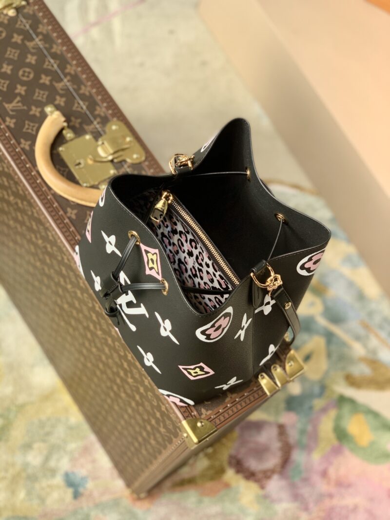 Louis Vuitton Wild at Heart NéoNoé Bucket Bag -26X22X27CM - Image 4