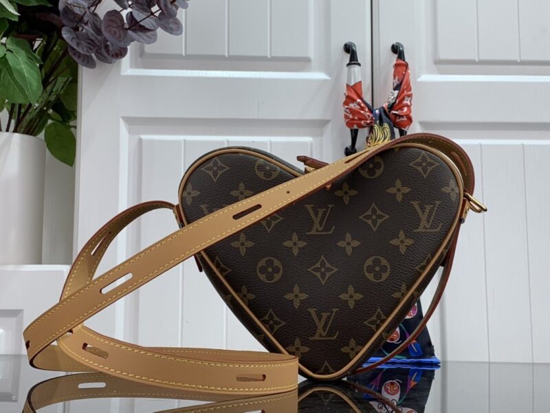Louis Vuitton Love Handbags-M45149 -22*20*6CM - Image 2