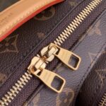 Louis Vuitton M80446 Utility Crossbody - 18*11*10CM - Image 4