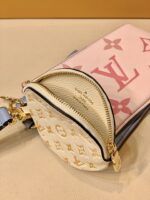 Louis Vuitton By The Pool Pouch-20*12*3CM - Image 7