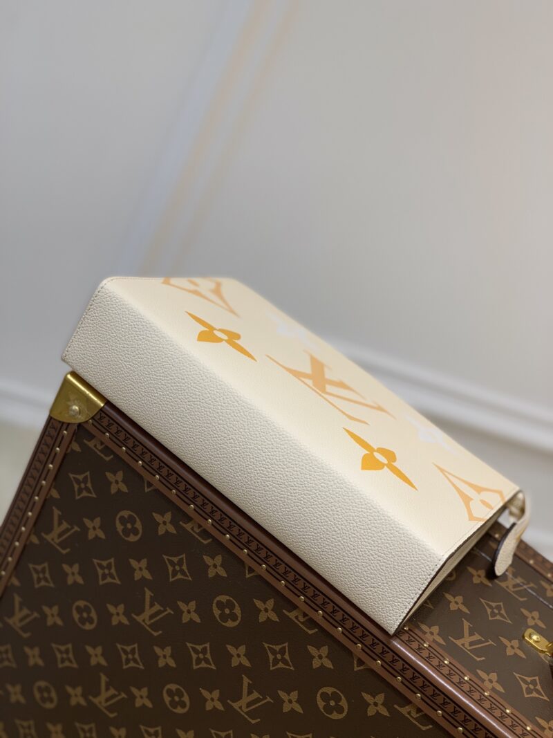 Louis Vuitton Toiletry Pouch 26-26*20*5CM - Image 6