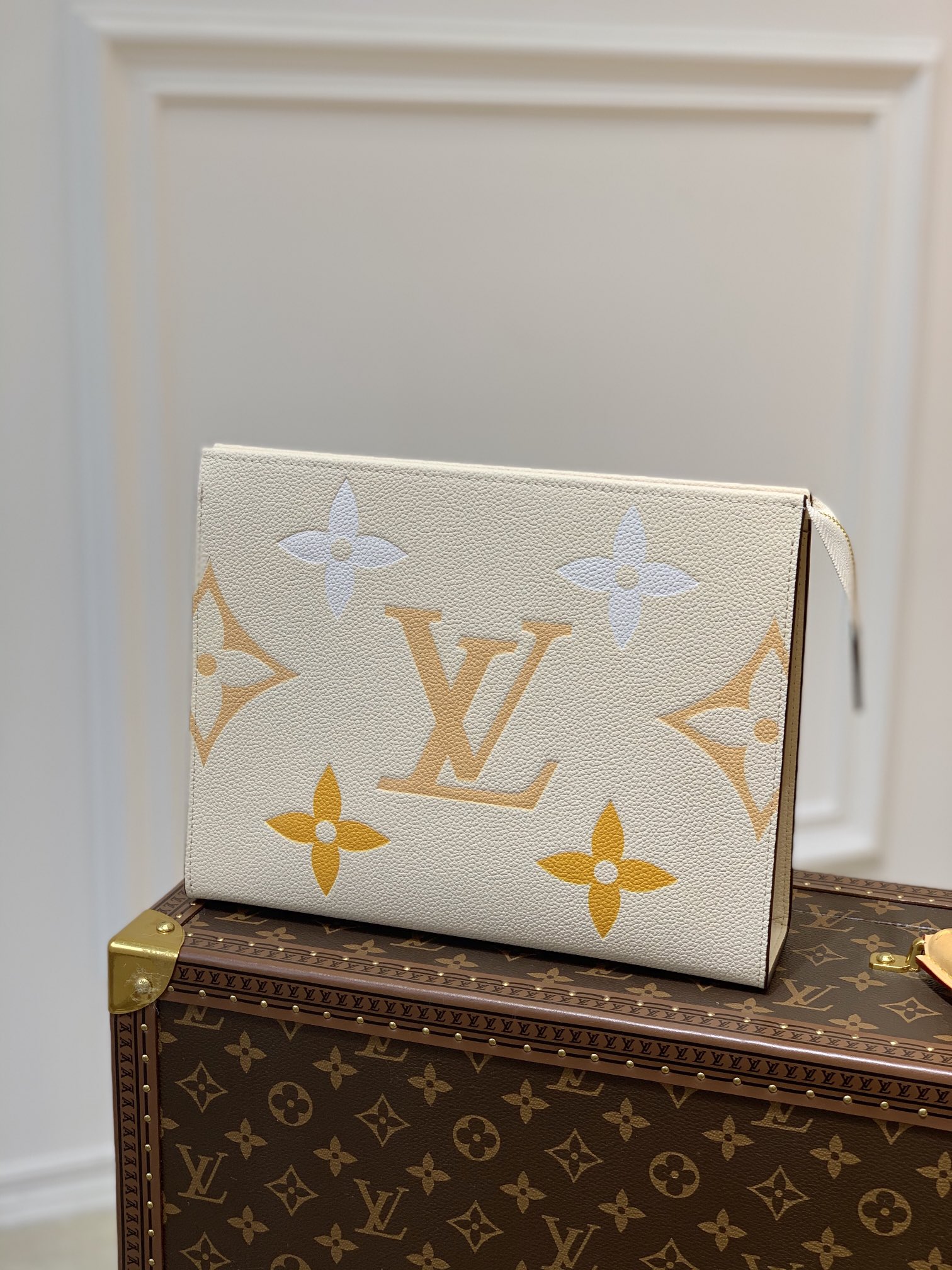 lvbag-20198447rwerwe_4_.jpg Louis Vuitton Toiletry Pouch 26-26*20*5CM - Image 1