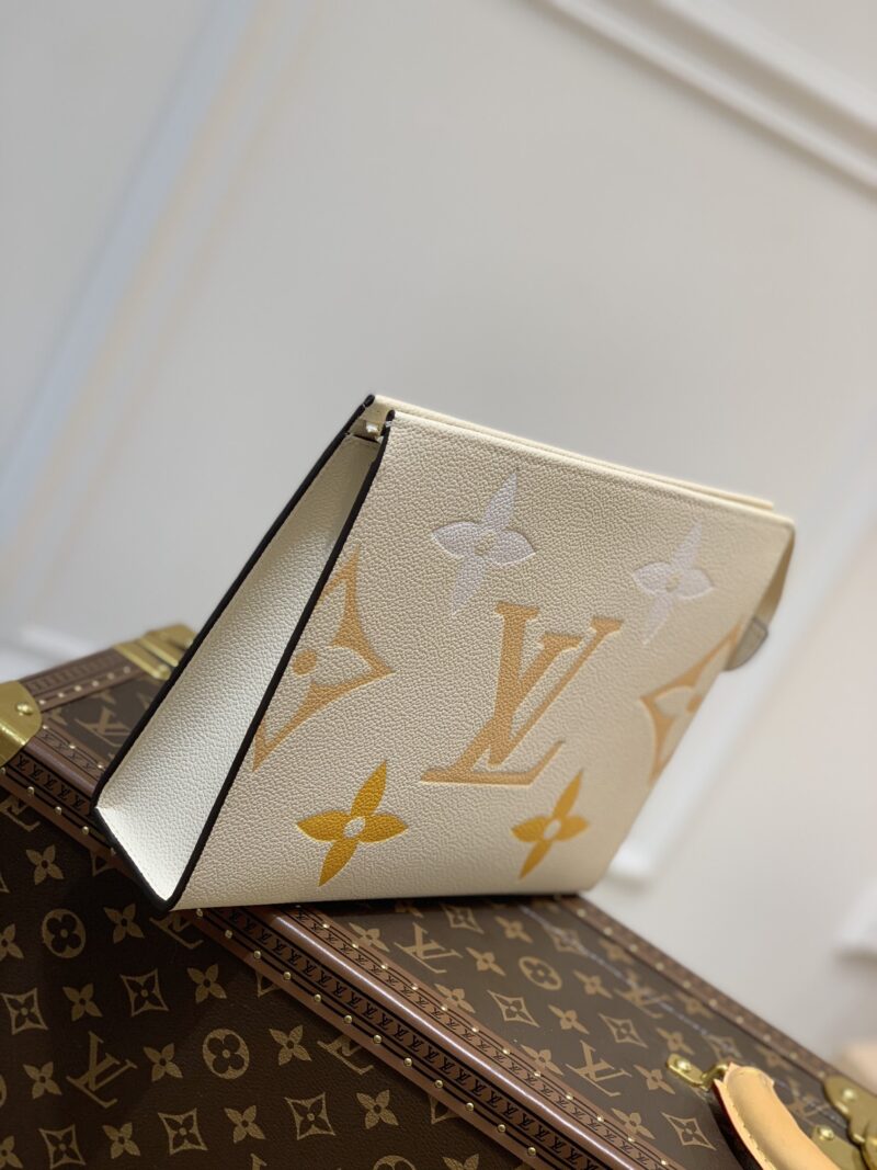 Louis Vuitton Toiletry Pouch 26-26*20*5CM - Image 4