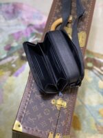 Louis Vuitton Alpha Wearable Bag-M59161-18.5 x 11 x 6.5CM - Image 4