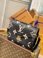 Louis Vuitton Pochette Metis Handbags-25*19*7CM