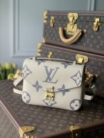 Louis Vuitton Pochette Metis Handbags-25*19*7CM