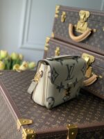 Louis Vuitton Pochette Metis Handbags-25*19*7CM - Image 4