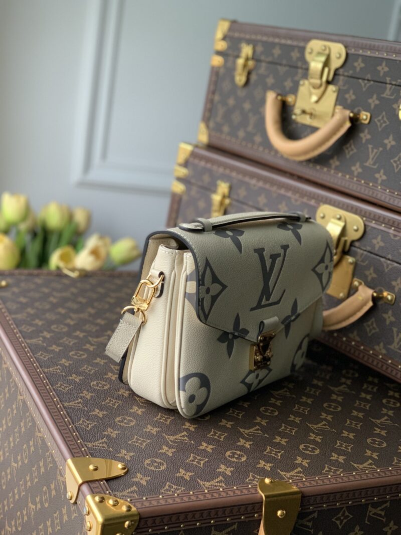 Louis Vuitton Pochette Metis Handbags-25*19*7CM - Image 4
