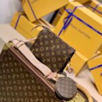 Louis Vuitton M47546 Toiletry Handbags- 26-19.0x15.0x6CM