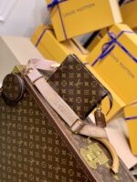 Louis Vuitton M47546 Toiletry Handbags- 26-19.0x15.0x6CM - Image 7