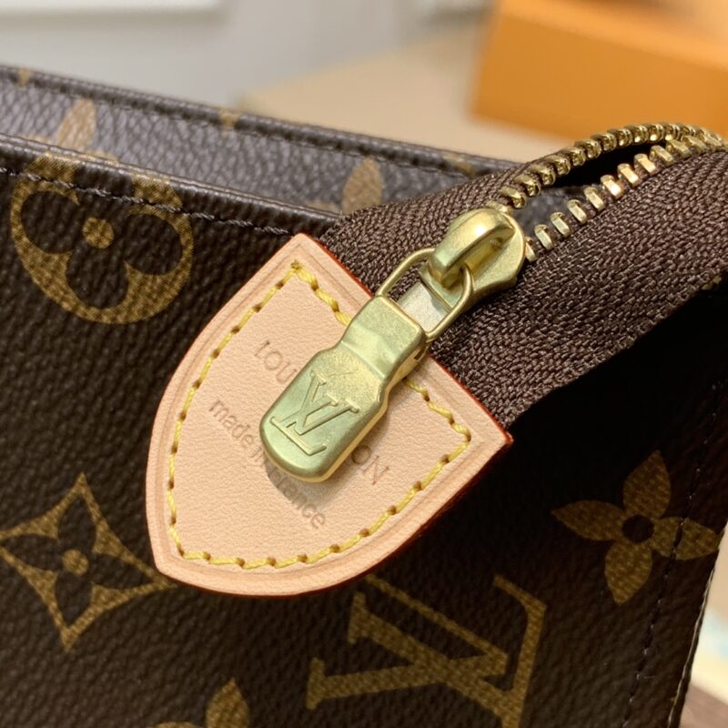 Louis Vuitton Toiletry Pouch 26-26*20*5CM - Image 3
