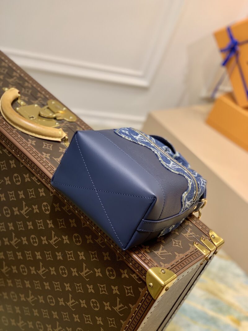 Louis Vuitton Japanese Cruiser Handbags-23*28*10 CM - Image 2