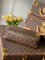 Louis Vuitton Graceful Handbags-35*30*11CM - Image 7