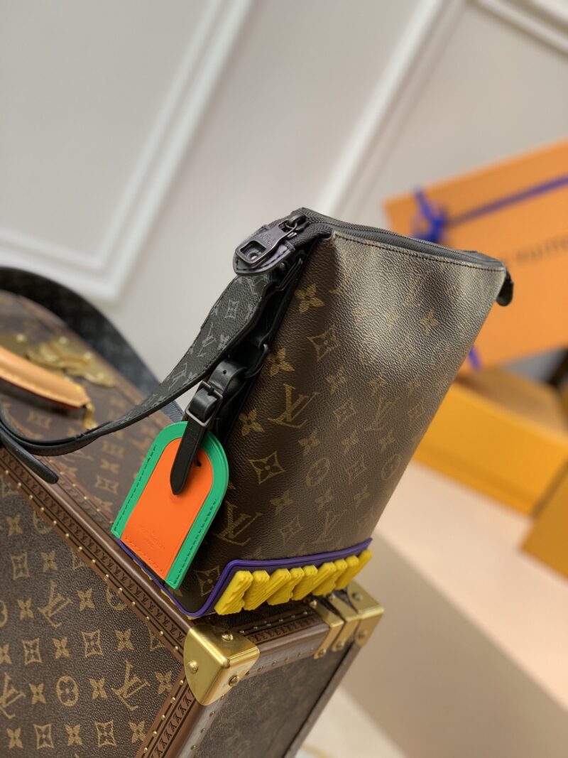 Louis Vuitton Cruiser Handbags-25*22.5*13CM - Image 2