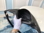 Louis Vuitton Bum Bag-37*14*13CM - Image 4