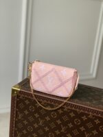 Louis Vuitton Mini Pochette Accessoires-15*9.5*3CM