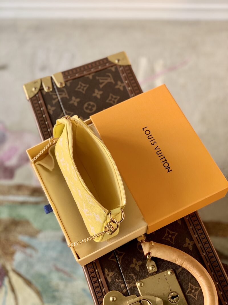 Louis Vuitton Mini Pochette Accessoires-15*9.5*3CM - Image 3