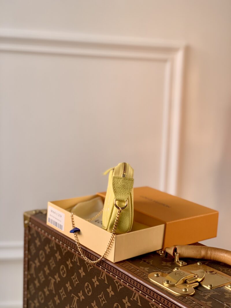 Louis Vuitton Mini Pochette Accessoires-15*9.5*3CM - Image 6