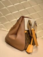 Louis Vuitton Fold Tote Bag-35*40*17CM - Image 7